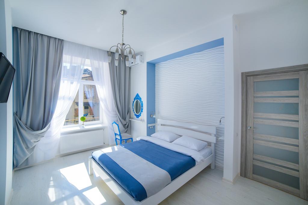 Modern Apartment In Old City Center Lviv Exterior photo