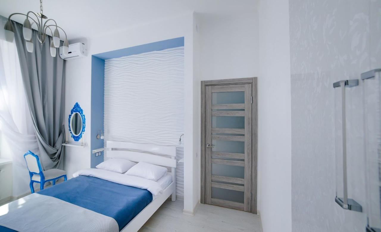 Modern Apartment In Old City Center Lviv Exterior photo